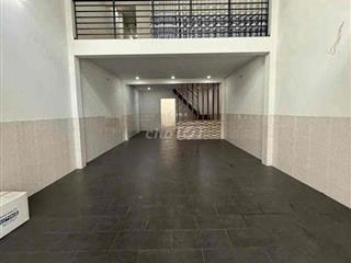 nhà 5x20m đúc lửng trệt trống suốt phù hợp làm may mặc,