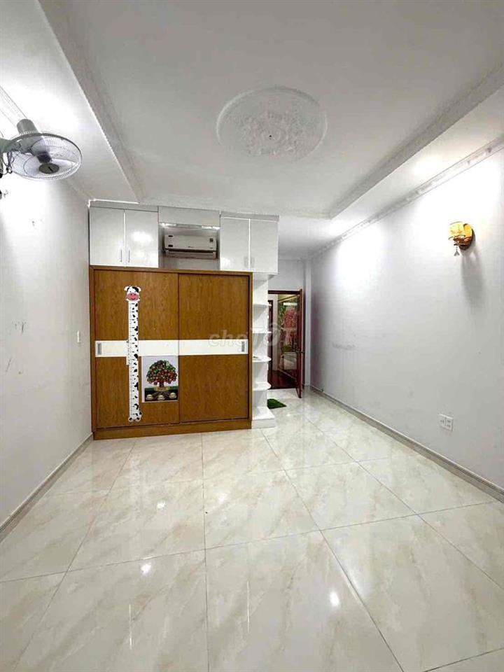 nhà 4x25m 4 tầng 4pn 5wc sân thượng hẻm 7m thông phù hợp ở và làm vp
