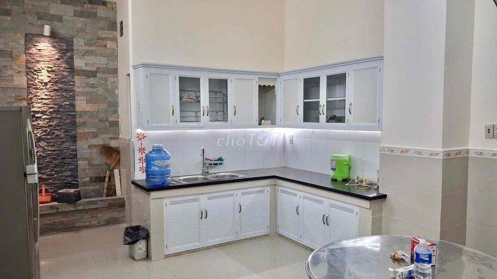 NHÀ [ 4,5 x 17] 3 lầu (3Pn,3WC) —hẻm 688 hương lộ 2,bình tân