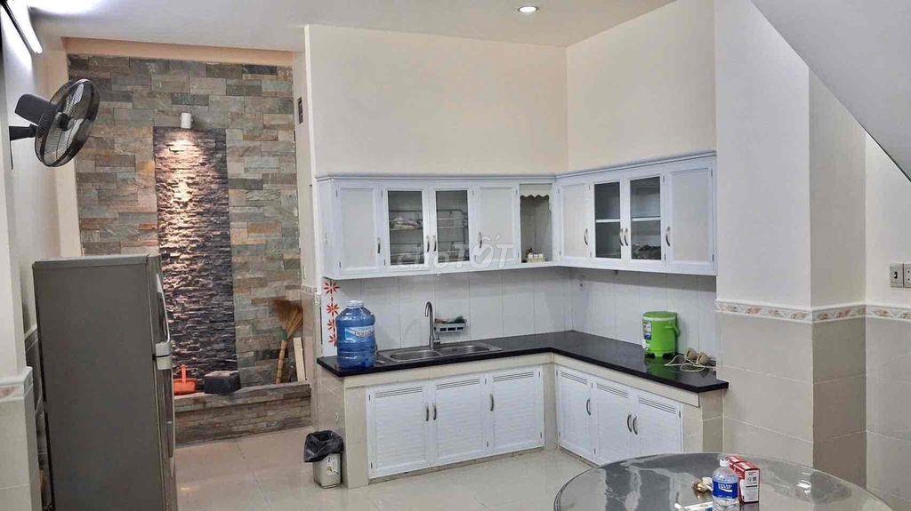 NHÀ [ 4,5 x 17] 3 lầu (3Pn,3WC) —hẻm 688 hương lộ 2,bình tân