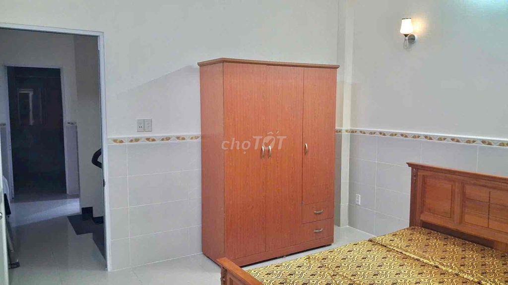 NHÀ [ 4,5 x 17] 3 lầu (3Pn,3WC) —hẻm 688 hương lộ 2,bình tân