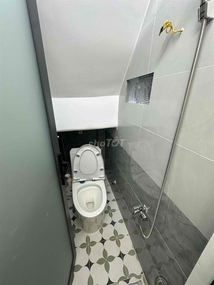 Nhà [ 4 x 19] cấp 4 1Pn ,1wchẻm 8M,KHU CHỢ BÌNH LONG,BT