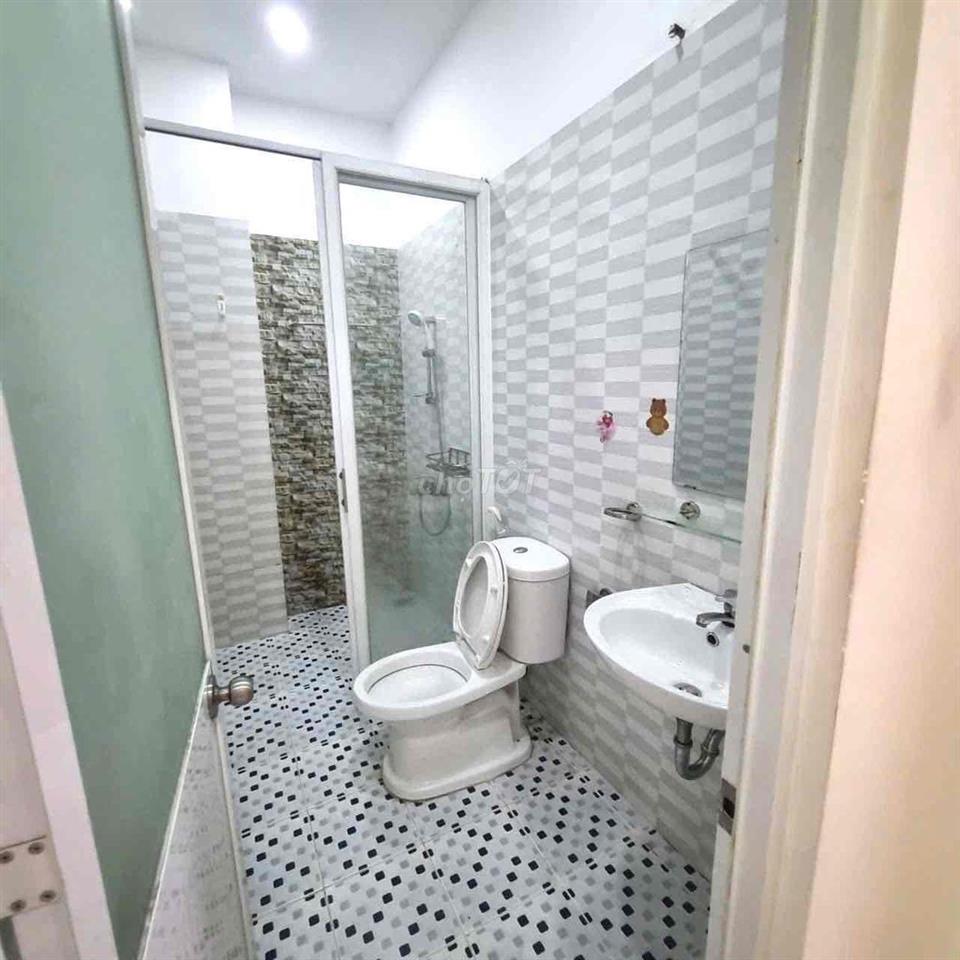 NHÀ ĐẸP lÊ VĂN QUỚI —H.LỘ 2 [ 4,5 x 15] 3 lầu ( 4PN,3WC) ST .