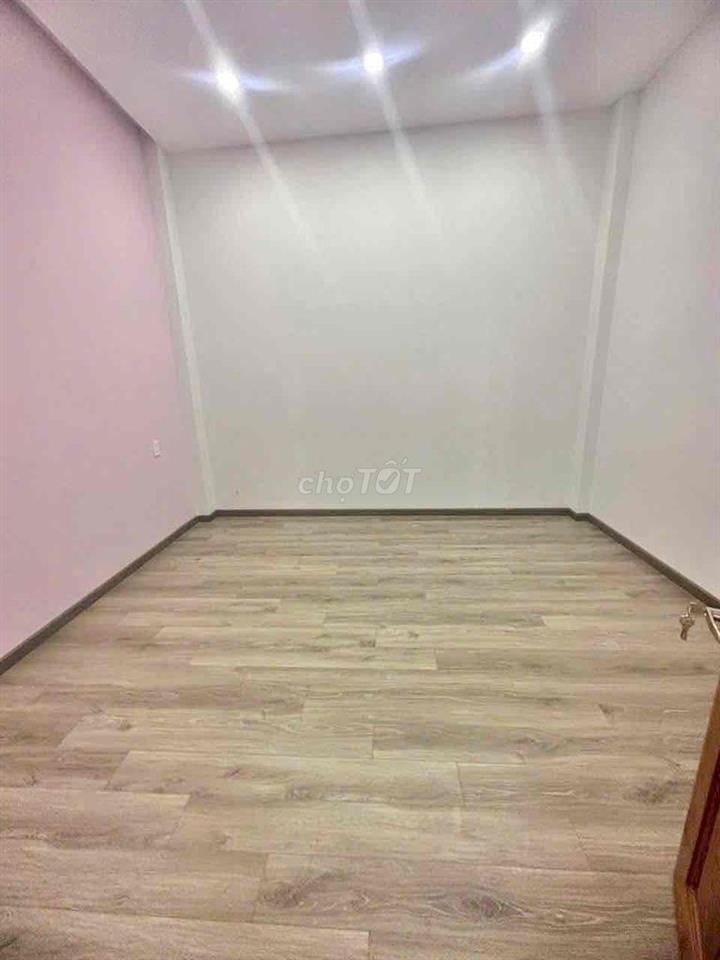NHÀ MÃ LÒ [ 4x 16 ] 1 lầu ( 3PN,2WC) OTÔ NGỦ TRONG NHÀ,