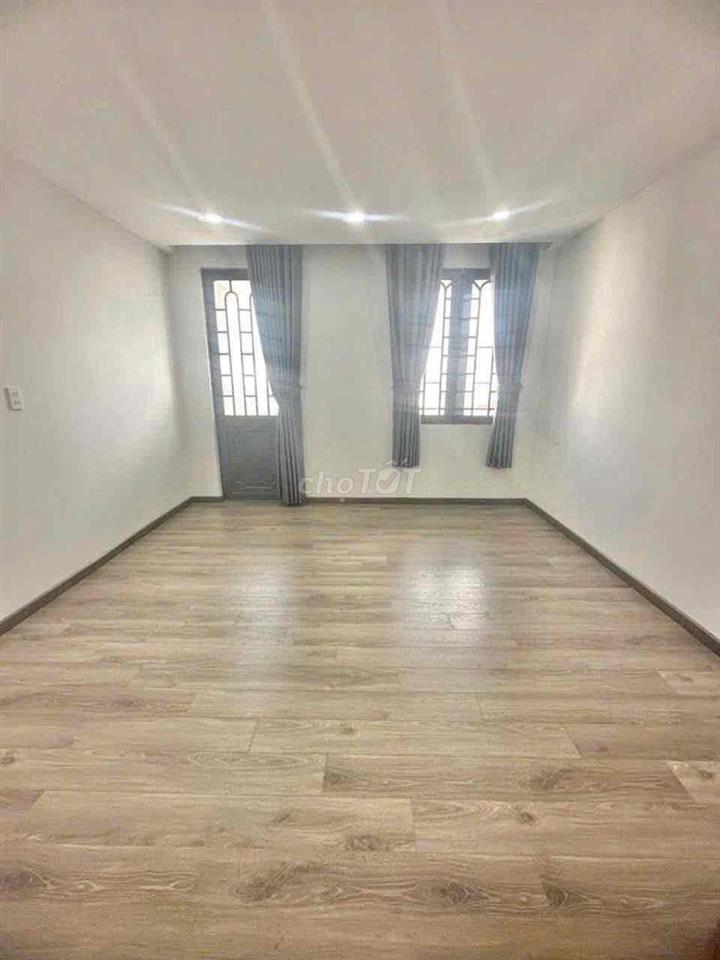 NHÀ MÃ LÒ [ 4x 16 ] 1 lầu ( 3PN,2WC) OTÔ NGỦ TRONG NHÀ,