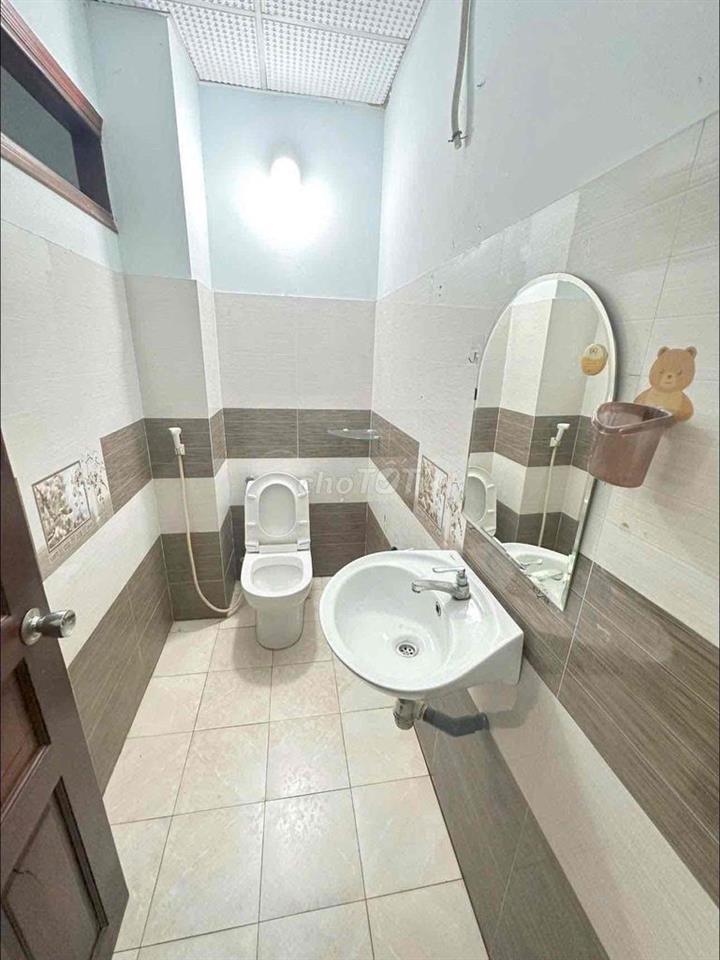 NHÀ [ 4 x 14] 1 lửng 1 lầu ( 3PN,3WC) ,hem 5m cụt,KHU LÔ TƯ