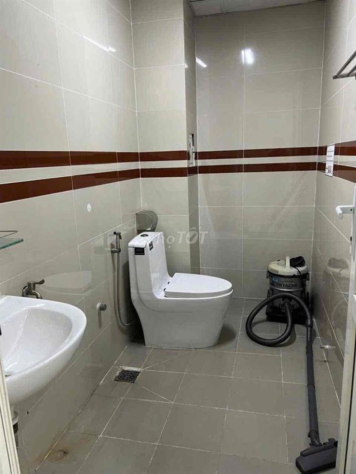 NHÀ 5.5 m ❌22m đúc lửng 1Pn,2WC ,hẻm 7m ,KÊNH NƯỚC ĐEN