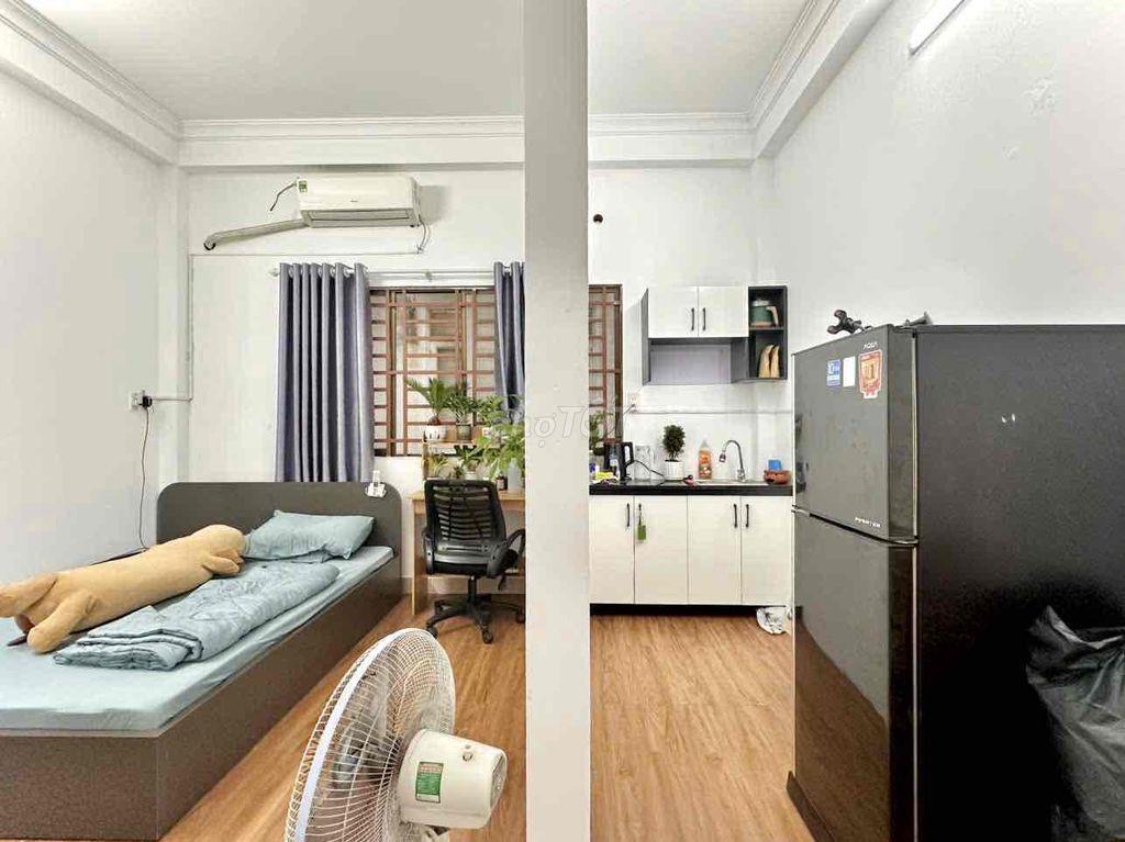 Tên Lửa, cửa sổ tách bếp