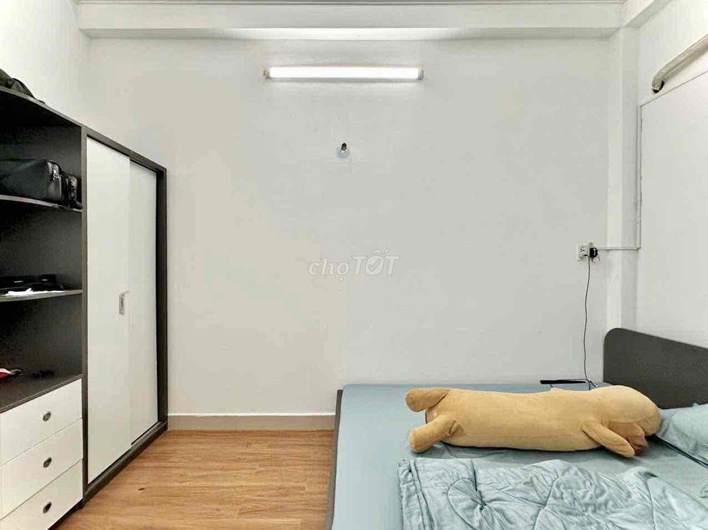 Tên Lửa, cửa sổ tách bếp