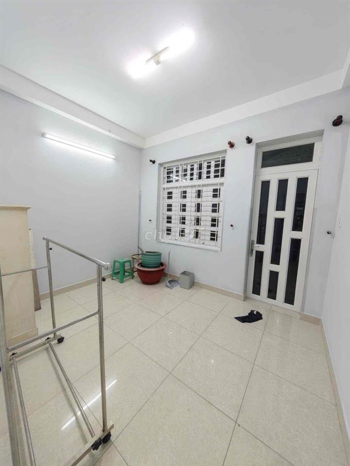 CHO THUÊ NHÀ- FULL NỘI THẤT- 4x17m- 4PN + 3WC- CXPLA,Q6- 15 TR ( TL)