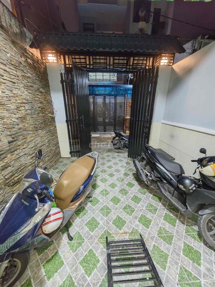 CHO THUÊ NHÀ- FULL NỘI THẤT- 4x17m- 4PN + 3WC- CXPLA,Q6- 15 TR ( TL)