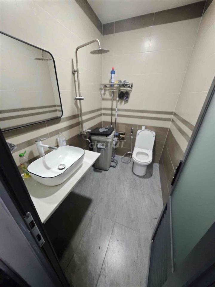 GÓC 2 MẶT TIỀN ĐƯỜNG 20M - 5M x 16M - LỀ RẤT RỘNG RÃI- 12TR
