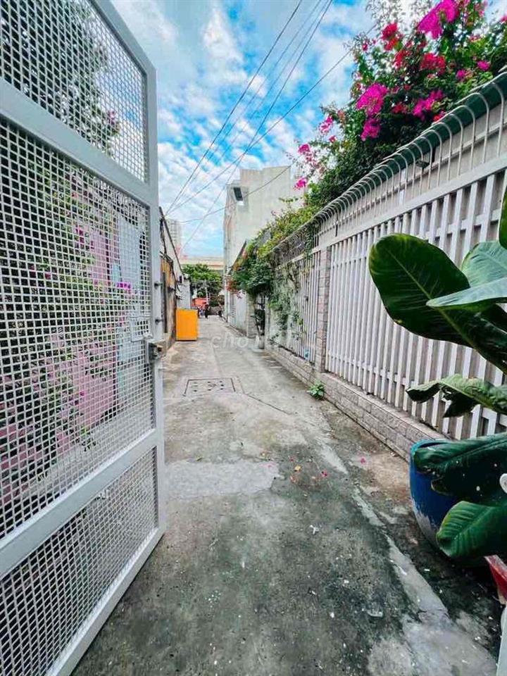 CHO THUÊ NHÀ- 44M2- 2PN + 2 WC- HẺM 4M- LÝ CHIÊU HOÀNG,Q6- 10TR