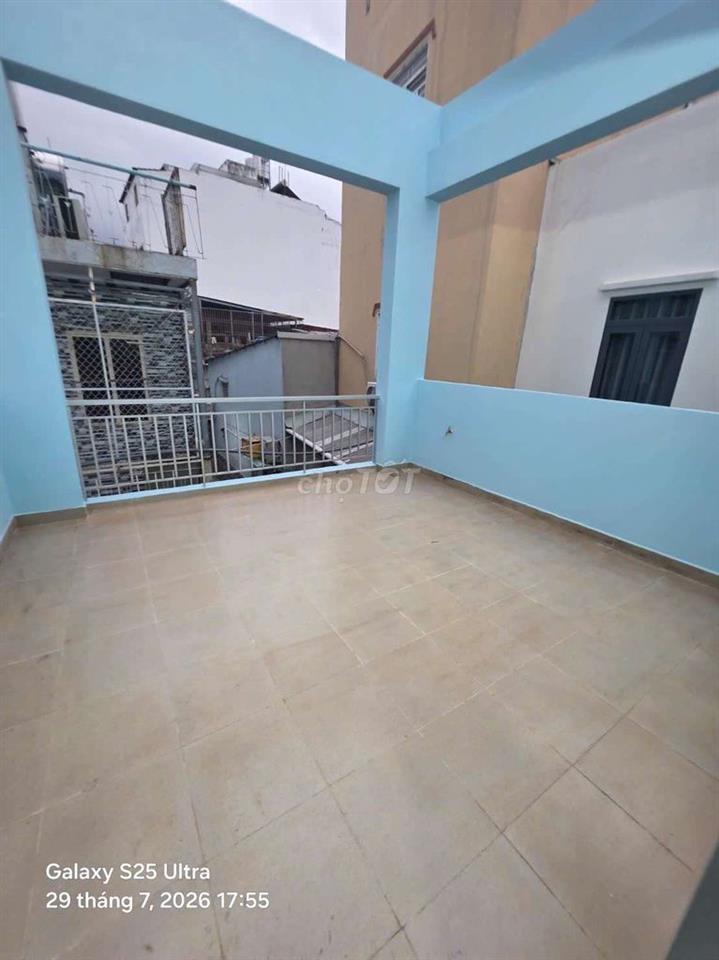 NHÀ GẦN ĐẦM SEN