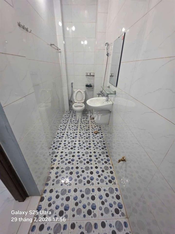 NHÀ GẦN ĐẦM SEN