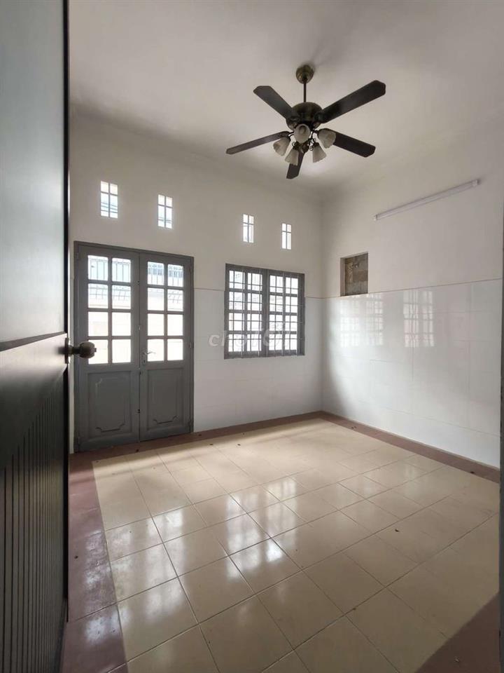 NHÀ 4 PHÒNG DT 4 X 20M HẬU GIANG