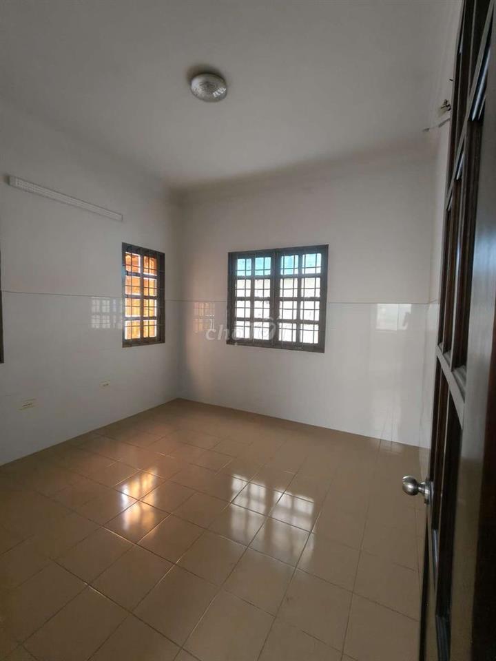 NHÀ 4 PHÒNG DT 4 X 20M HẬU GIANG