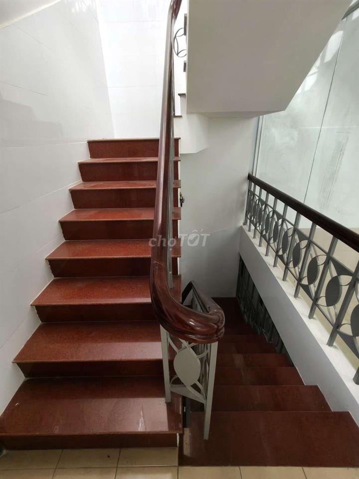 NHÀ 4 PHÒNG DT 4 X 20M HẬU GIANG