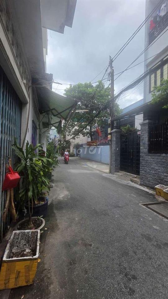 NHÀ 3 PHÒNG GẦN NHÀ THỜ HẦM