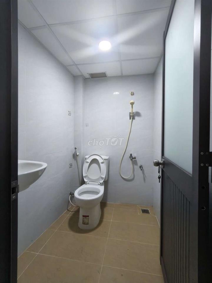 4 X 17M GẦN ĐẦM SEN 