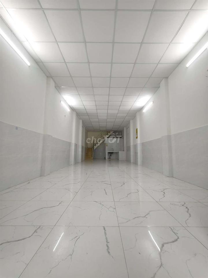 4 X 17M GẦN ĐẦM SEN 