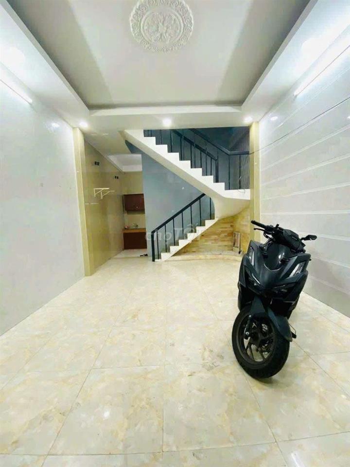 NHÀ 2 PHÒNG SÁT ĐẦM SEN 