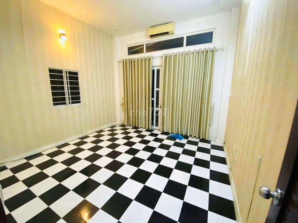 NHÀ 2 PHÒNG SÁT ĐẦM SEN 