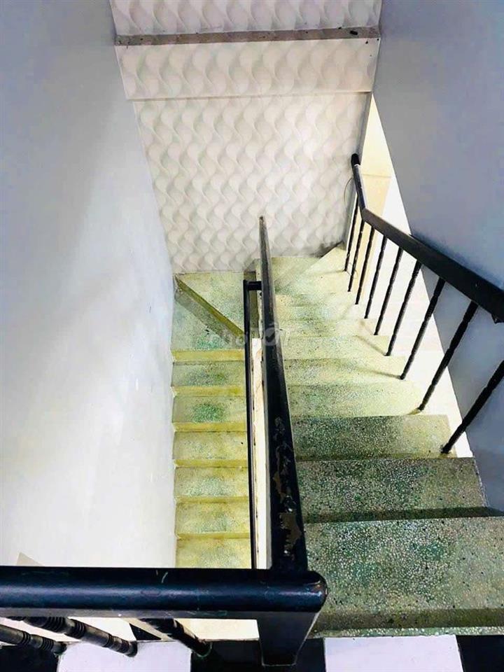NHÀ 2 PHÒNG SÁT ĐẦM SEN 