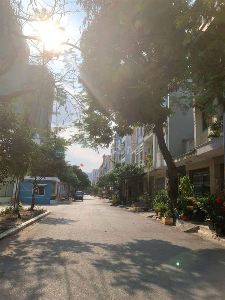 4 X 18M NHÀ MẶT TIỀN ĐƯỜNG KINH DOANH 