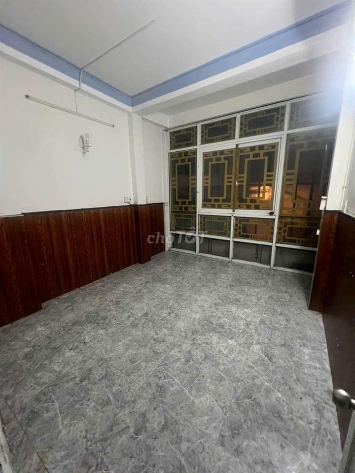 NHÀ 3 PHÒNG BUÔN BÁN OK 