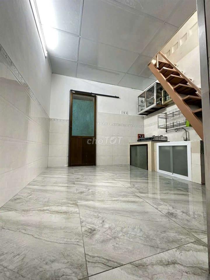 NHÀ 3 PHÒNG GẦN CHỢ HOÀ HƯNG