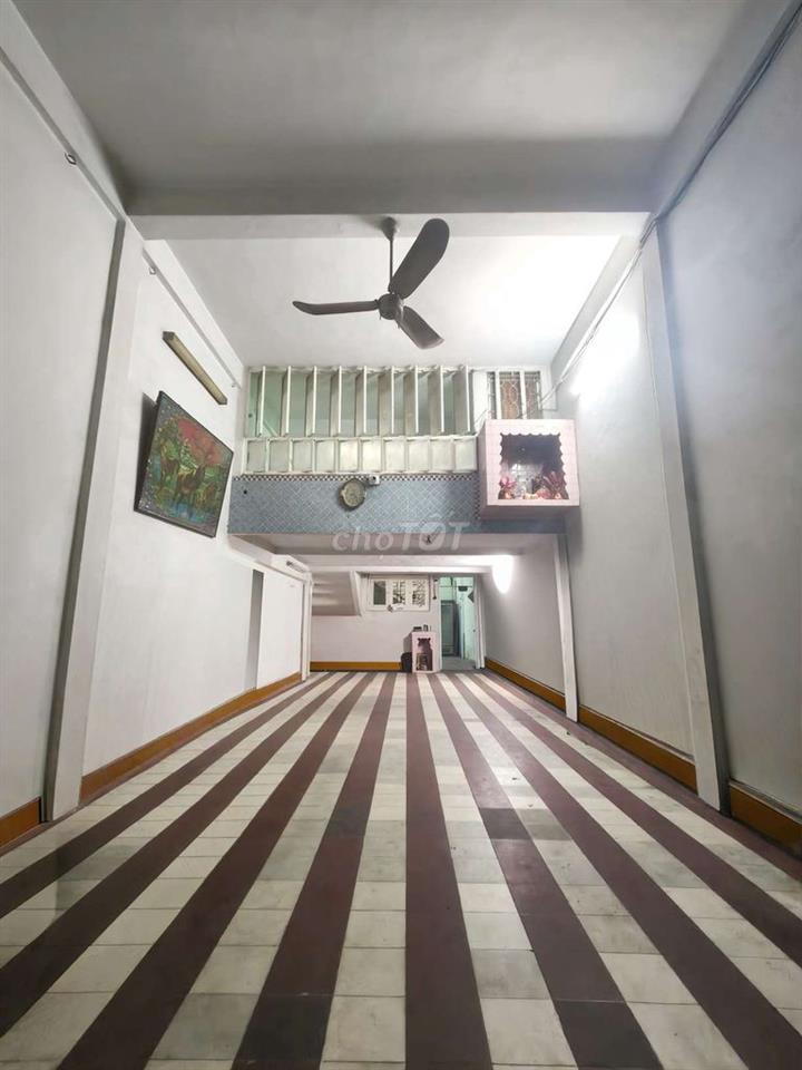 4 X 20M NHÀ MẶT TIỀN ĐƯỜNG CHỢ HOÀ BÌNH