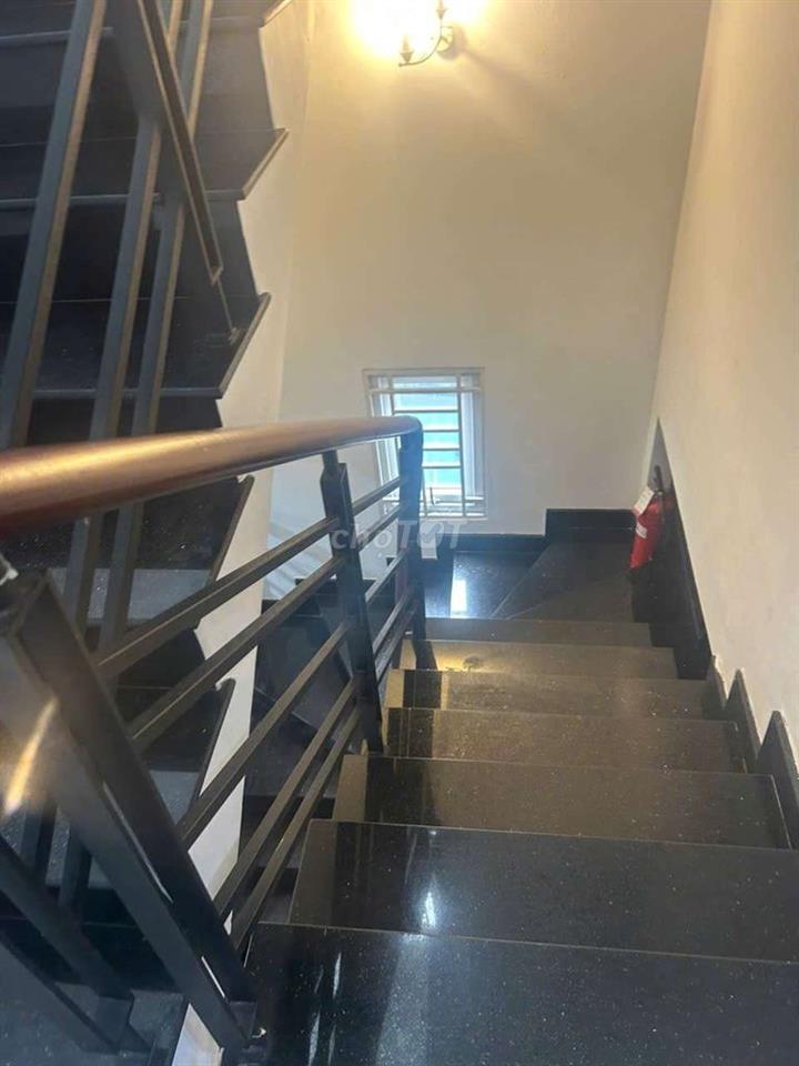 NHÀ 5 PHÒNG ĐẦY ĐỦ NỘI THẤT 