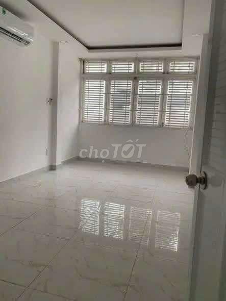 NHÀ 2 PHÒNG MÁY LẠNH HẺM 6M NGUYỄN CHÍ THANH