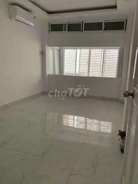 NHÀ 2 PHÒNG MÁY LẠNH HẺM 6M NGUYỄN CHÍ THANH