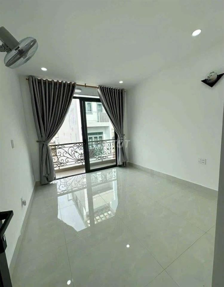 NHÀ MỚI 100% 2 PHÒNG MÁY LẠNH 