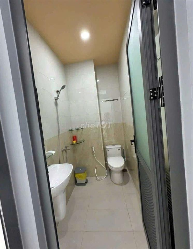 NHÀ MỚI 100% 2 PHÒNG MÁY LẠNH 