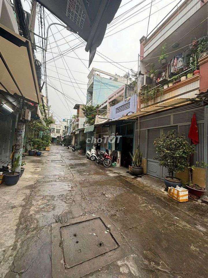 NHÀ 3 PHÒNG HẺM 6M LẠC LONG QUÂN 