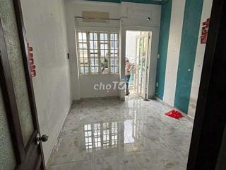 NHÀ 3 PHÒNG HẺM 6M LẠC LONG QUÂN 