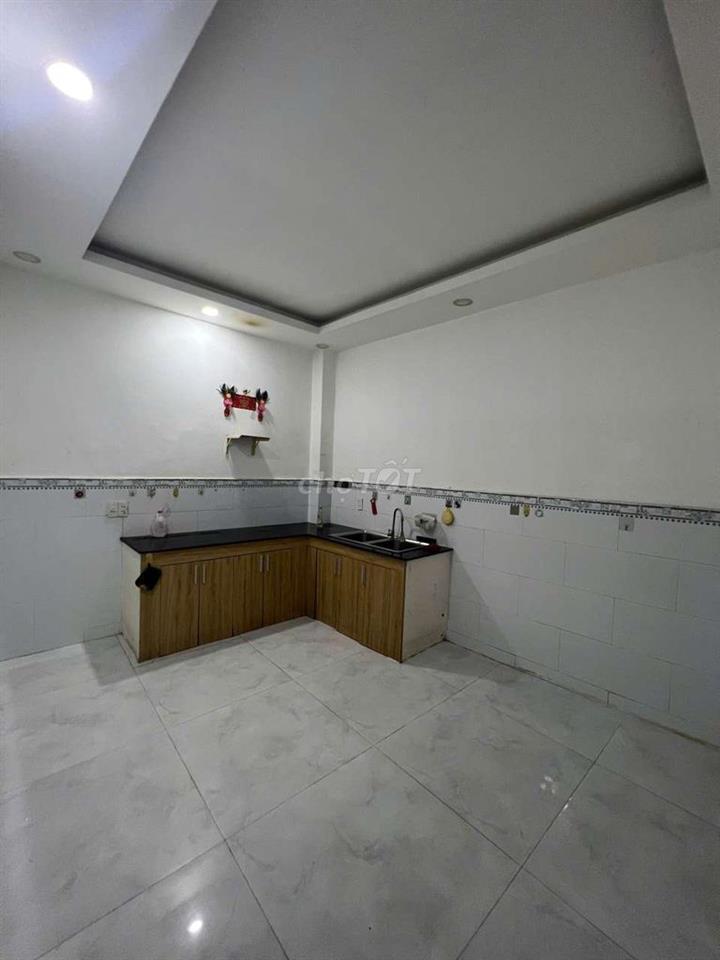 NHÀ 3 PHÒNG 4,5 X 14M CƯ XÁ PHÚ LÂM B