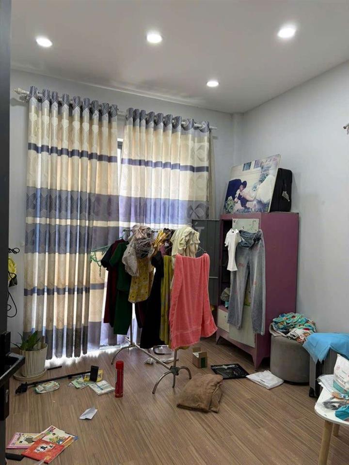 NHÀ 5 PHÒNG MẶT TIỀN ĐƯỜNG TRẦN QUÝ 