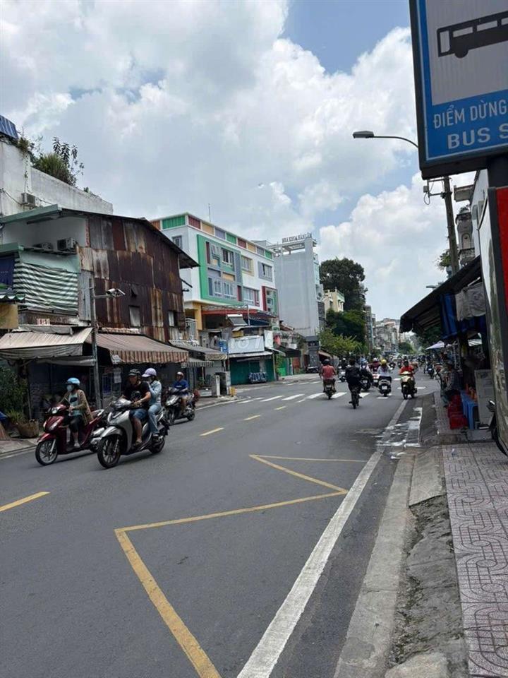NHÀ 5 PHÒNG MẶT TIỀN ĐƯỜNG TRẦN QUÝ 