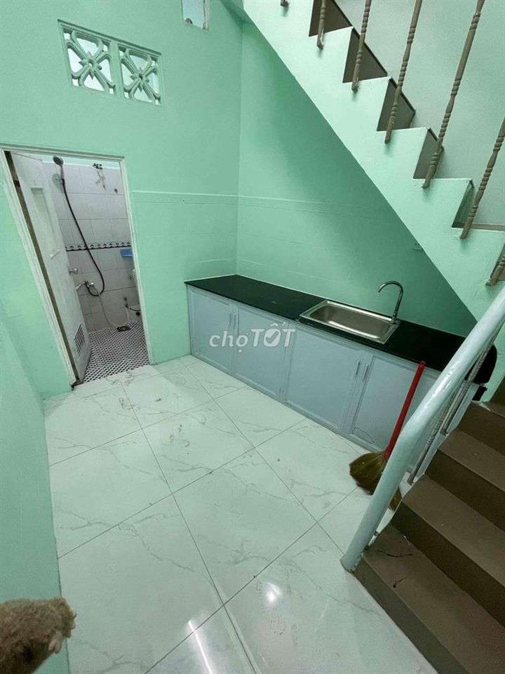 NHÀ VỊ TRÍ KINH DOANH BUÔN BÁN OK 