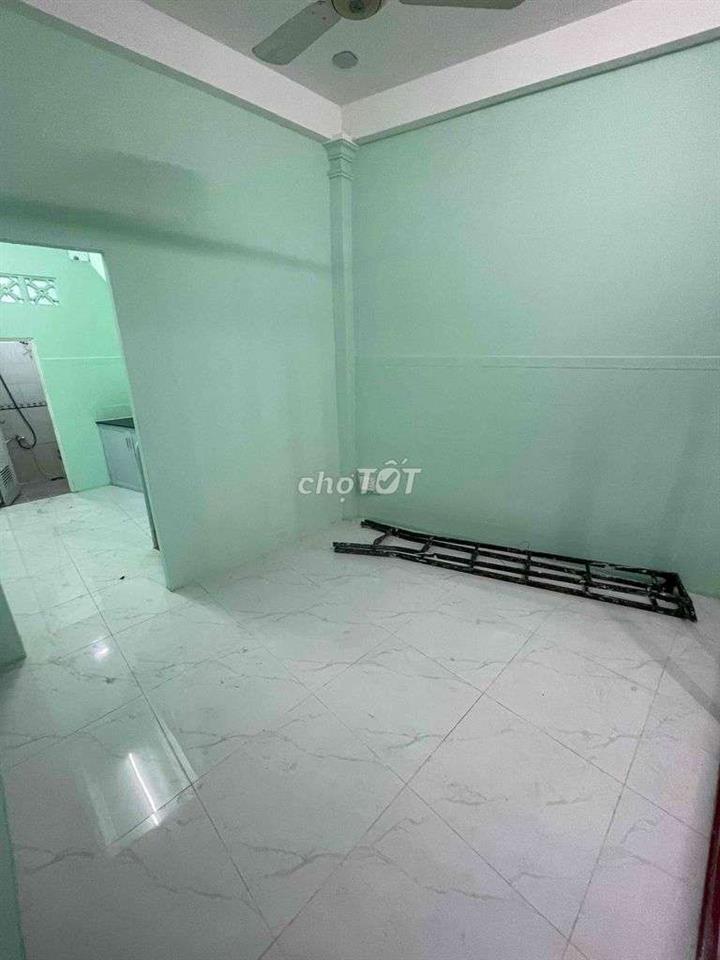 NHÀ VỊ TRÍ KINH DOANH BUÔN BÁN OK 