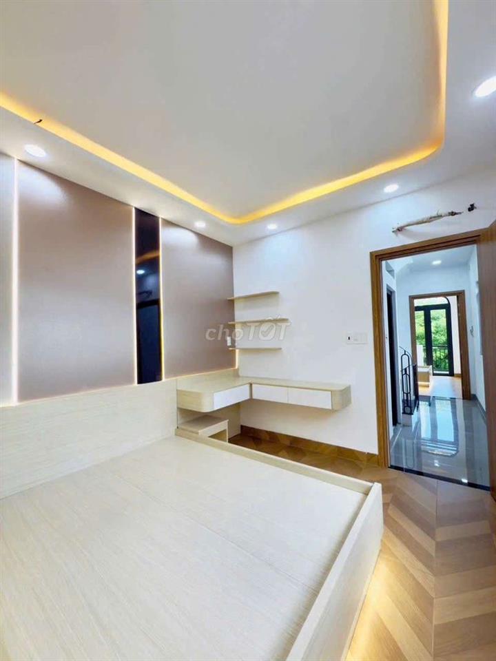 NHÀ MẶT TIỀN ĐƯỜNG 4 PHÒNG FULL NỘI THẤT 