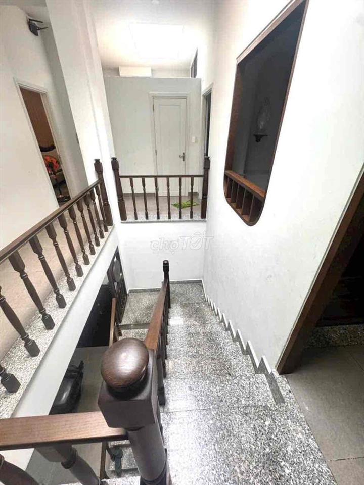Cần cho thuê nhà đầy đủ tiện nghi , nội thất cao cấp