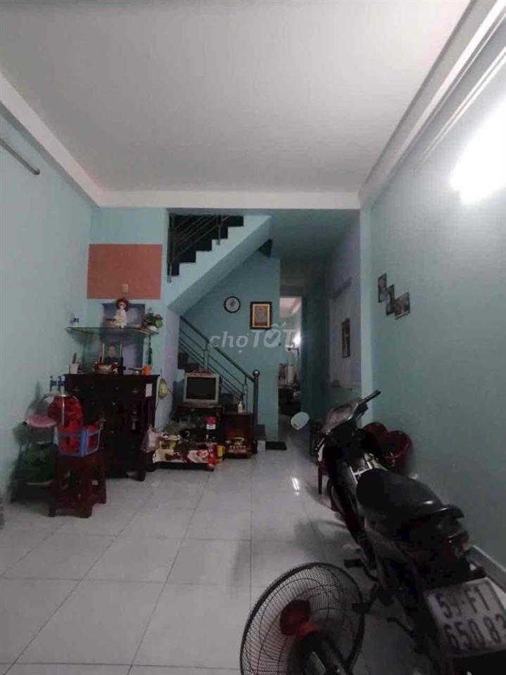 Nhà liên khu 4-5 - 3 phòng ngủ 7tr/ tháng