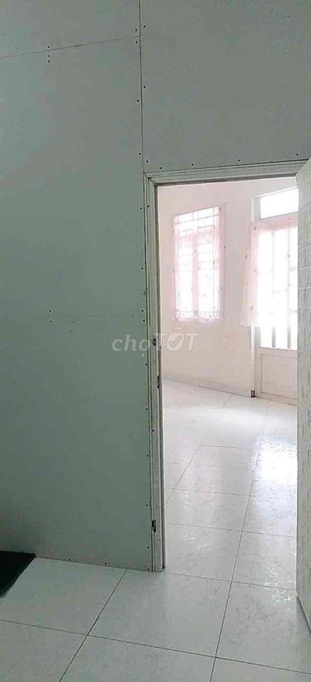 Nhà liên khu 4-5 ( 4x10M ) 1 lầu 4tr/ tháng