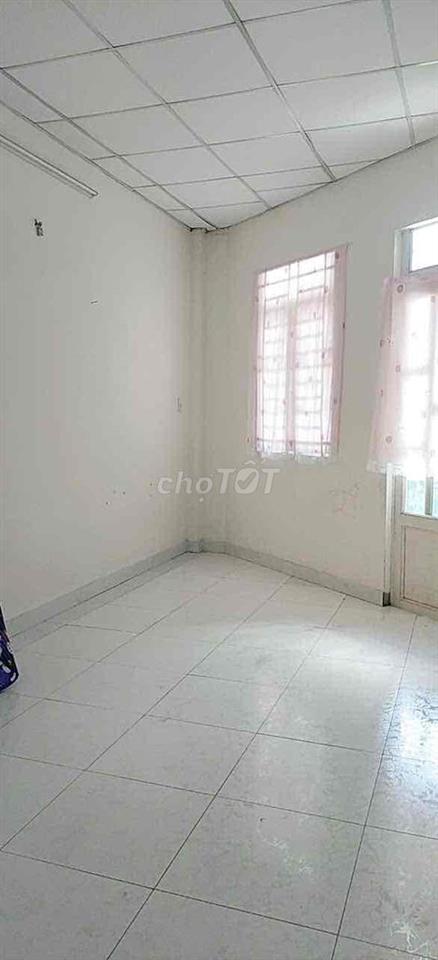 Nhà liên khu 4-5 ( 4x10M ) 1 lầu 4tr/ tháng