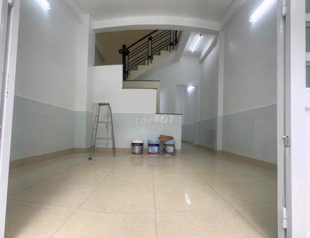 Nhà liên khu 5-6 ( 2pn- 2wc ) 7,5tr/ tháng